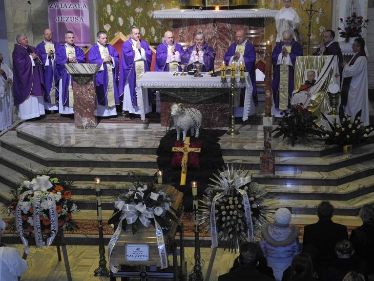 Pogrzeb ks. prałata J. Szczypty – budowniczego parafii na Złotych Łanach
